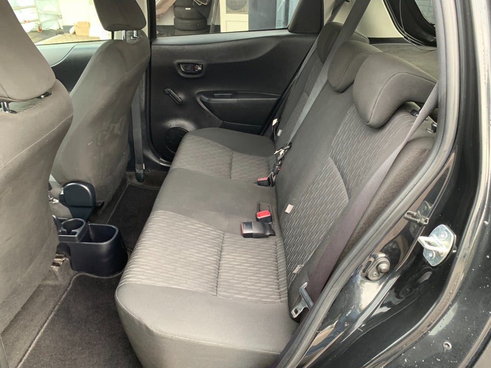 Toyota Yaris 1,0 VVT-i T1 5d