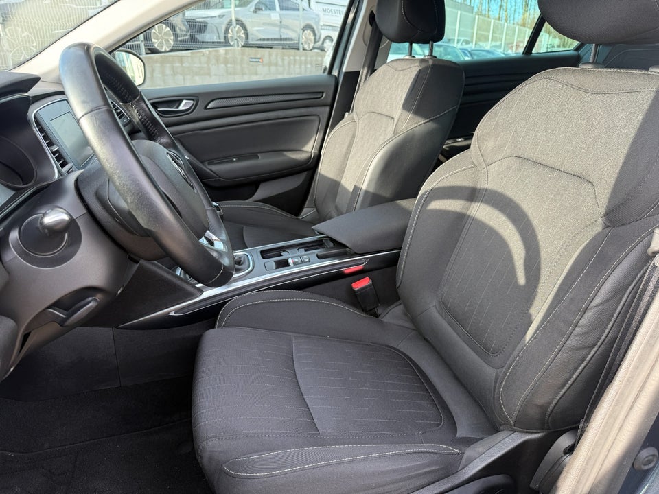 Renault Megane IV 1,3 TCe 140 Limited Sport Tourer 5d