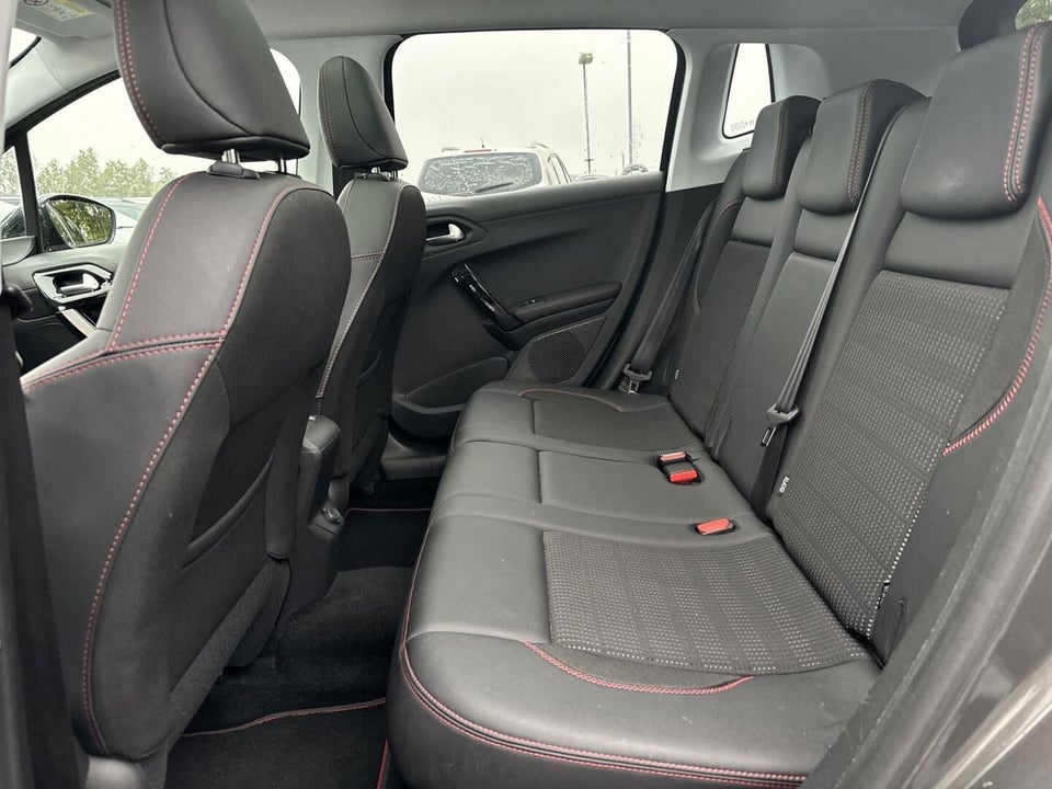 Peugeot 2008 1,6 BlueHDi 120 GT Line Sky 5d