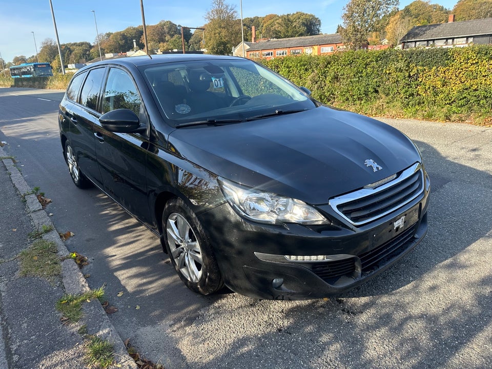 Peugeot 308 1,6 BlueHDi 120 Chili Allure SW 5d