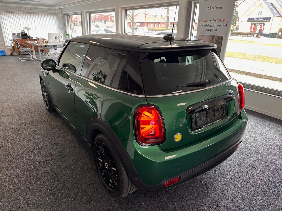 MINI Cooper SE Essential 3d