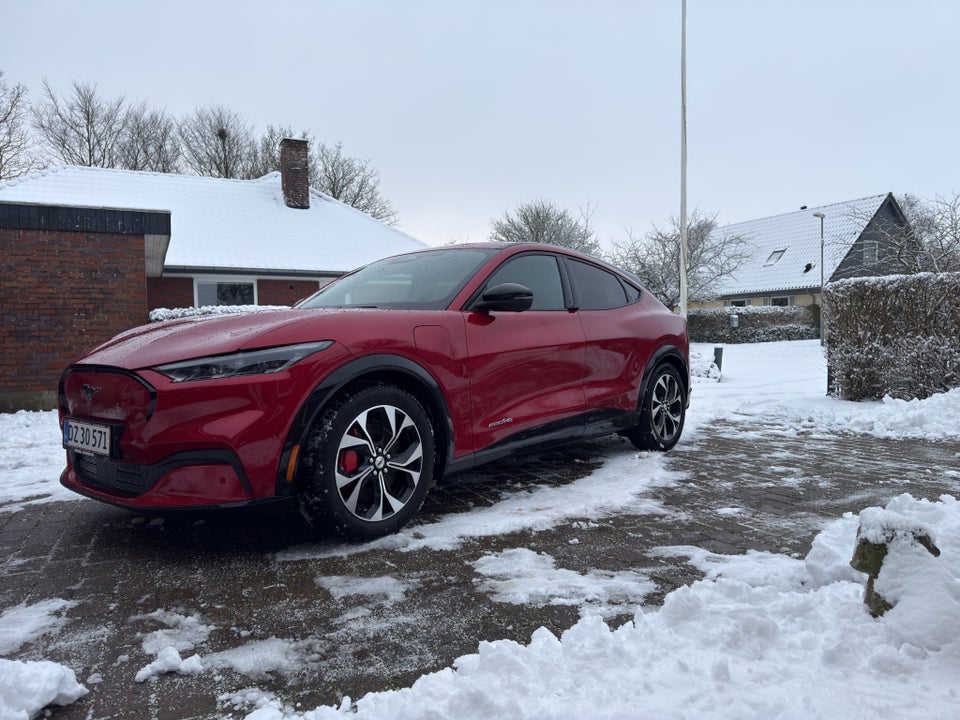 Ford Mustang Mach-E 70 Premium Standard Range AWD 5d