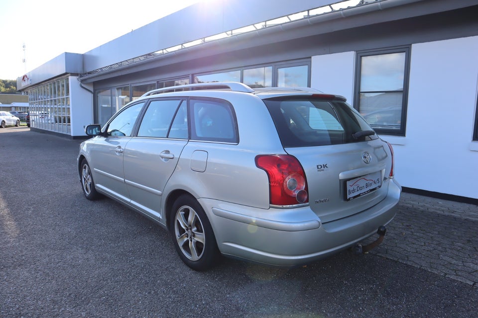 Toyota Avensis 1,8 VVT-i Sol stc. 5d