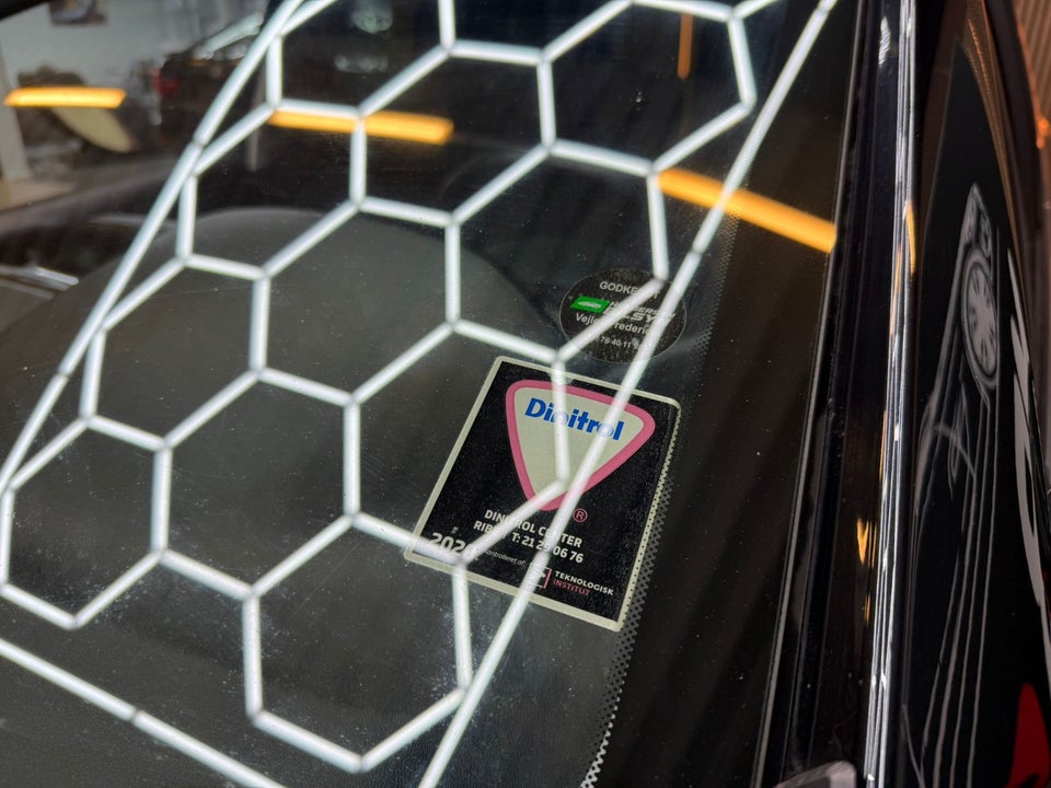 Peugeot 208 1,2 VTi Allure Sky 5d