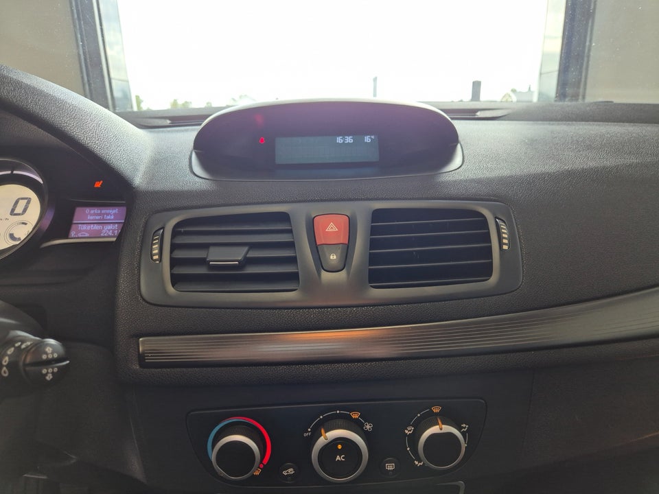 Renault Megane III 1,6 110 Authentique Sport Tourer 5d