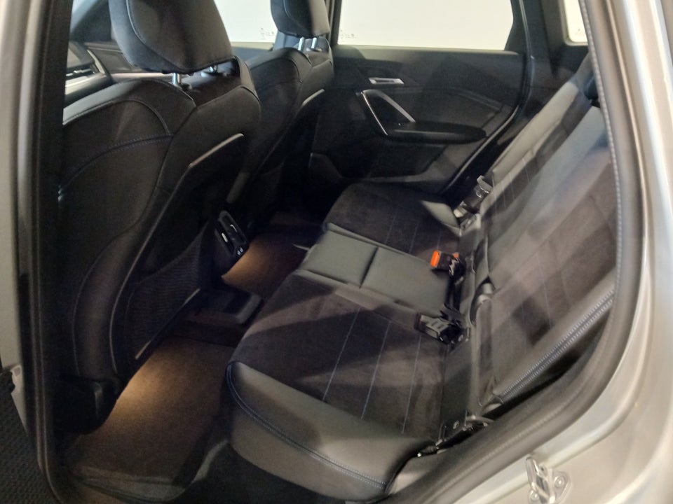 BMW iX1 eDrive20 Fully Charged M-Sport 5d