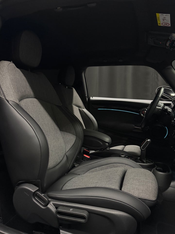 MINI Cooper SE Classic Trim 3d