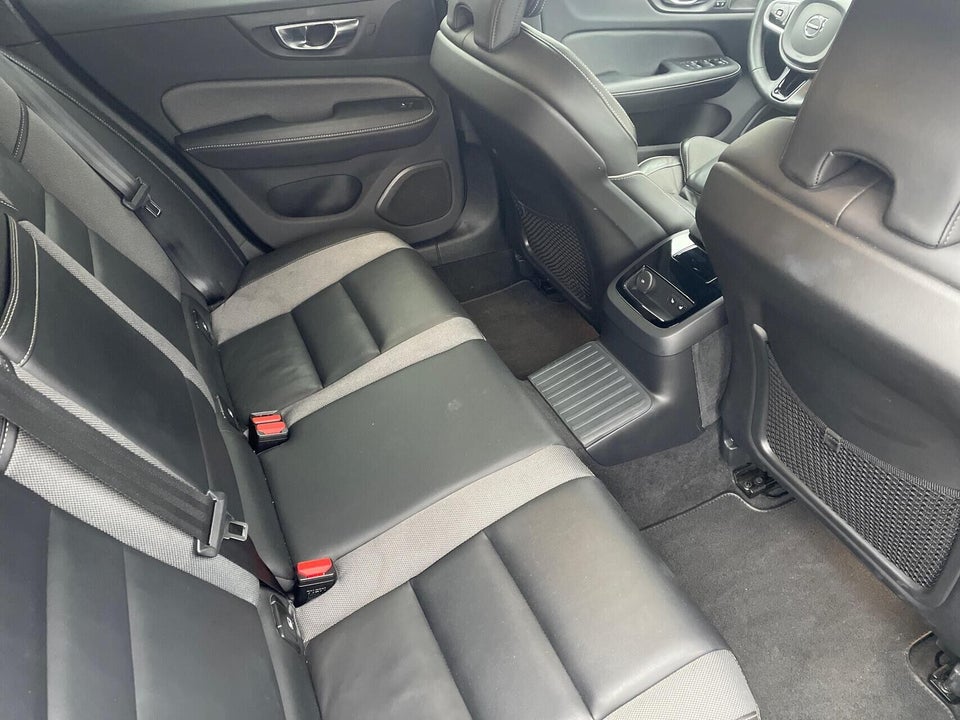 Volvo V60 2,0 T8 ReCharge R-Design aut. AWD 5d