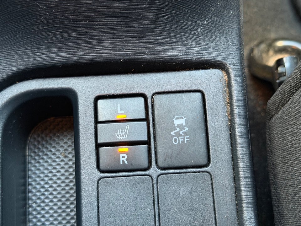 Toyota Yaris 1,3 VVT-i T2 5d