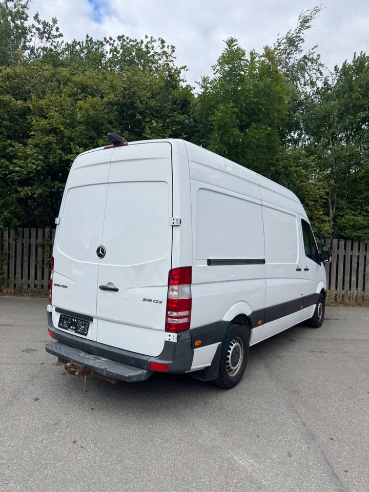 Mercedes Sprinter 319 3,0 CDi R3 Kassevogn 5d