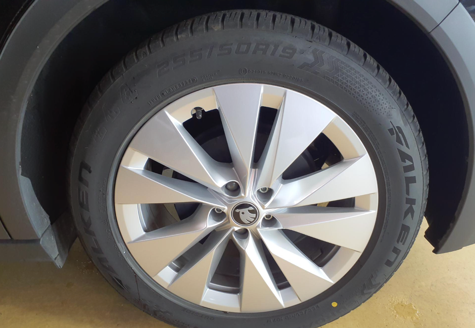 Skoda Elroq 85 iV Loft 5d