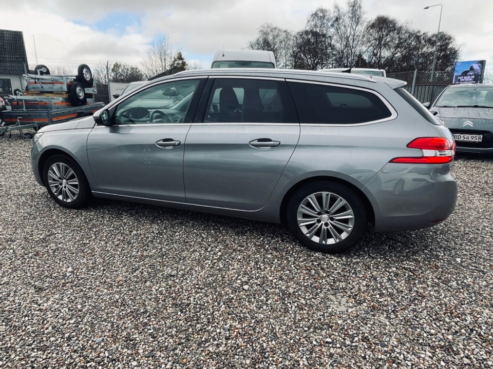 Peugeot 308 1,5 BlueHDi 130 Selection Sky SW EAT8 Van 5d