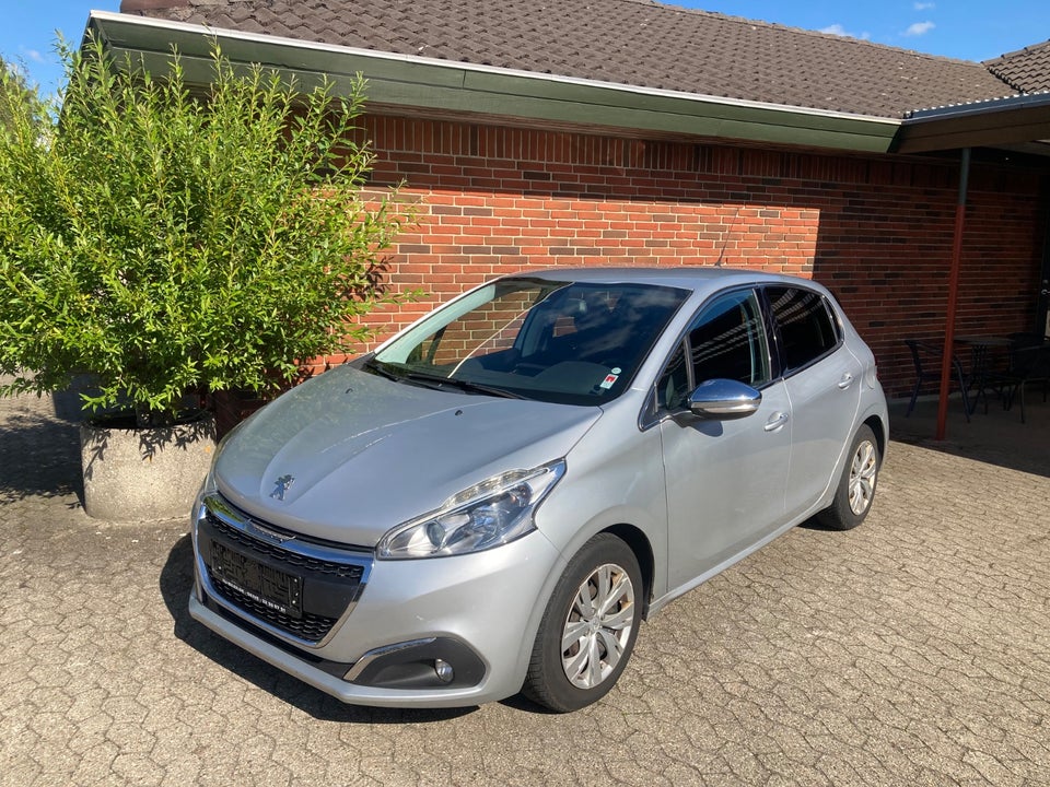 Peugeot 208 1,6 BlueHDi 100 Desire 5d