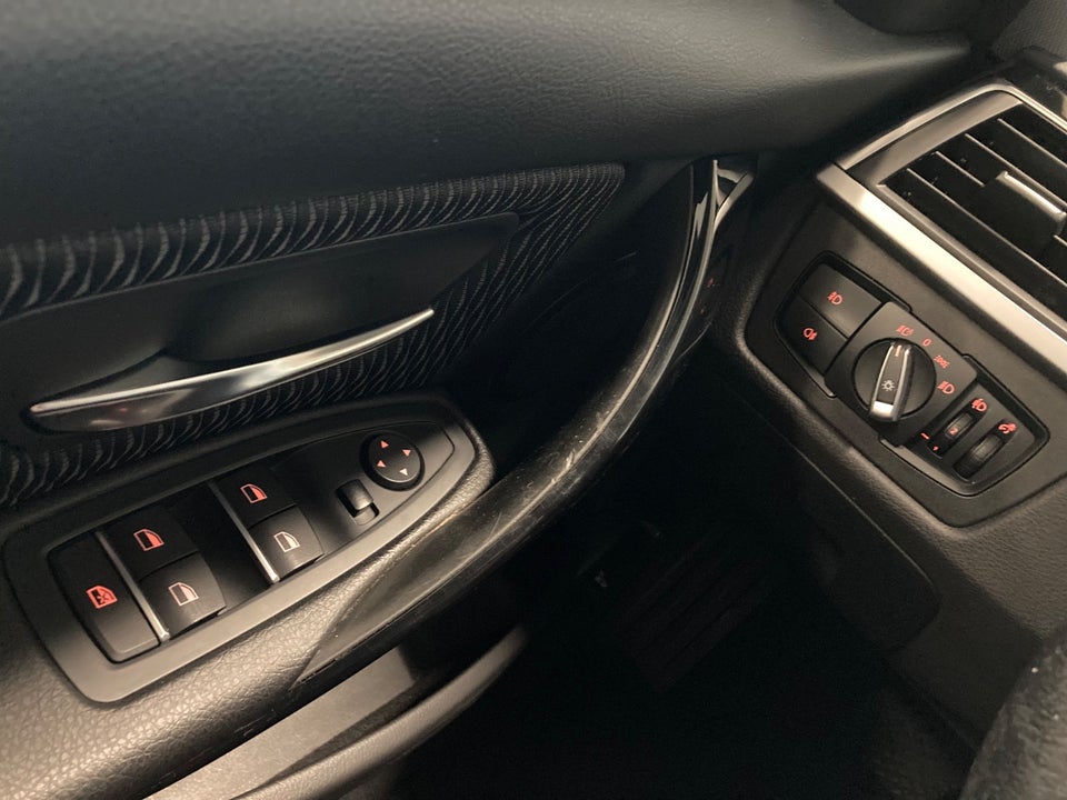 BMW 320d 2,0 Advantage aut. 4d