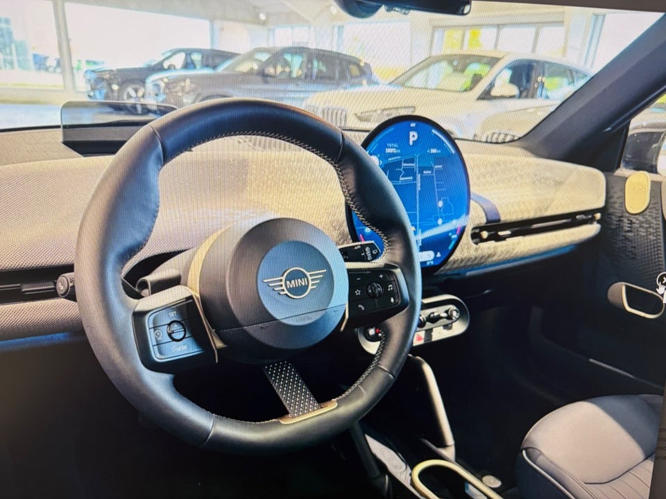 MINI Cooper SE Favoured Trim XL 3d