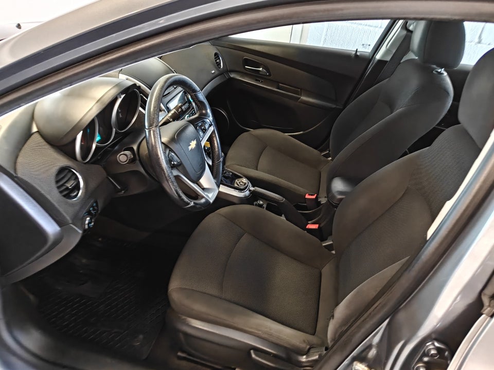 Chevrolet Cruze 1,8 LTZ stc. 5d