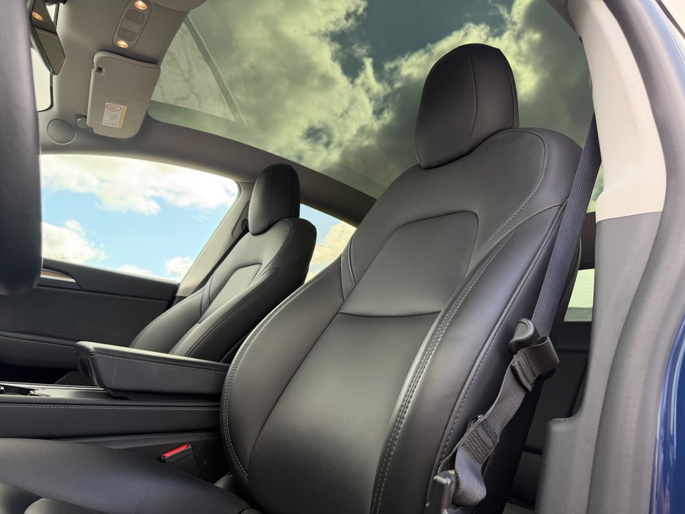 Tesla Model Y Long Range AWD 5d