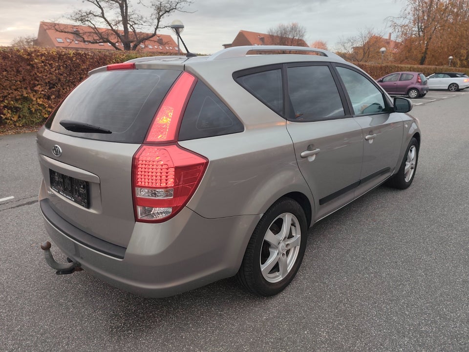 Kia Ceed 1,6 CVVT Active Fashion SW aut. 5d