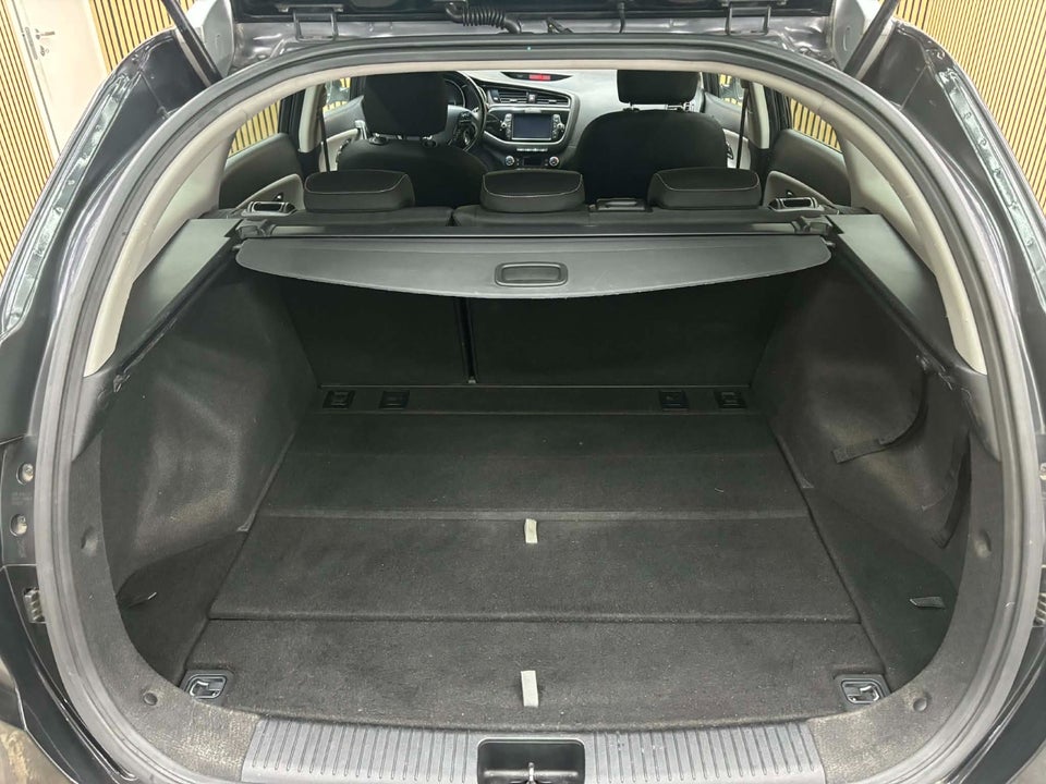 Kia Ceed 1,6 CRDi 110 Attraction 5d