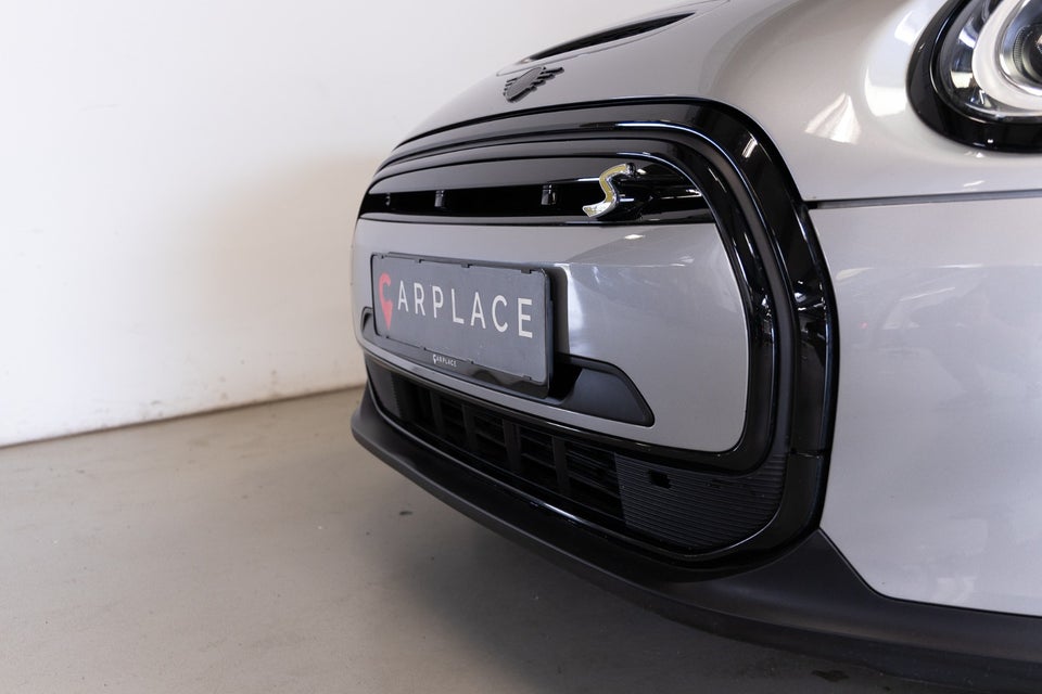 MINI Cooper SE Essential 3d