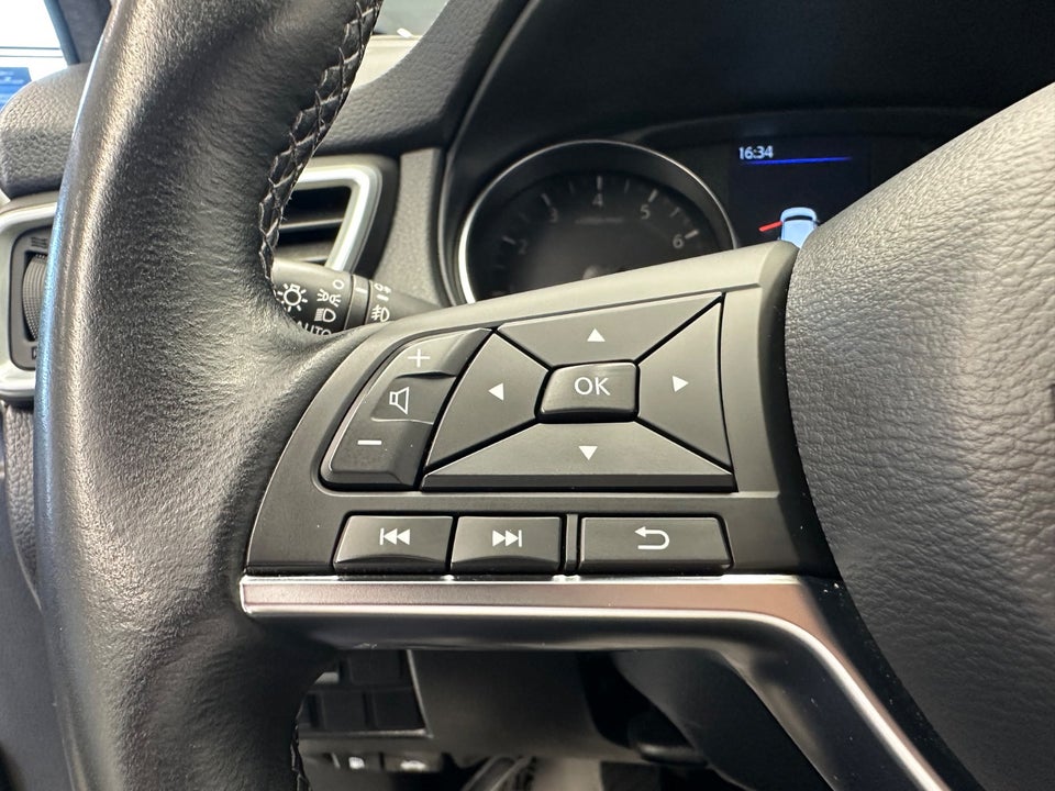 Nissan Qashqai 1,3 Dig-T 140 N-Connecta 5d