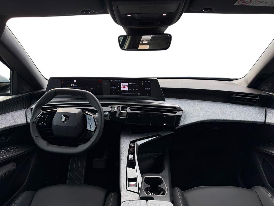 Peugeot e-3008 77 Allure 5d