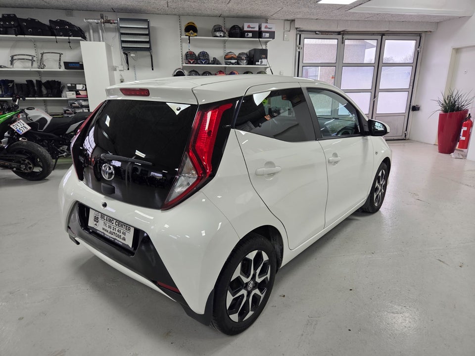 Toyota Aygo 1,0 VVT-i x-play Comfort 5d