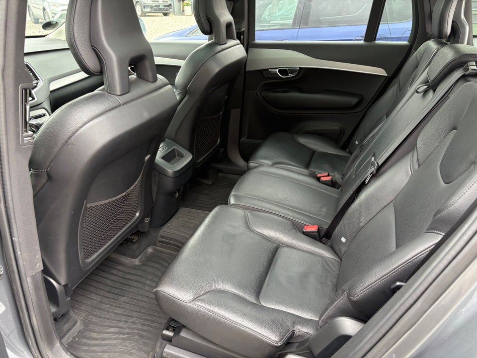 Volvo XC90 2,0 D5 235 Momentum aut. AWD 7prs 5d