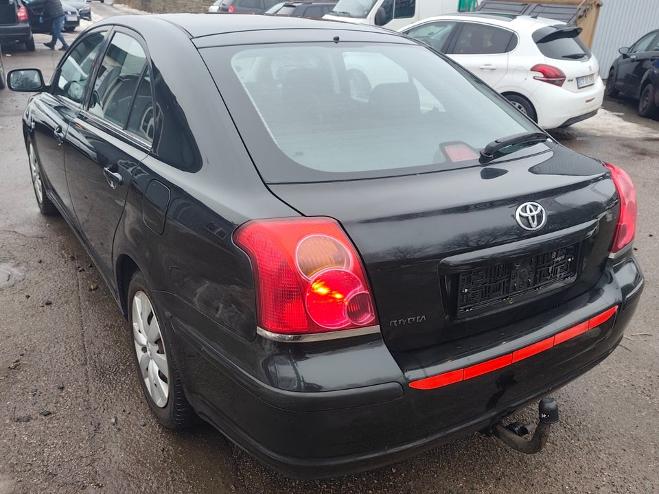 Toyota Avensis 1,8 VVT-i Sol aut. 5d