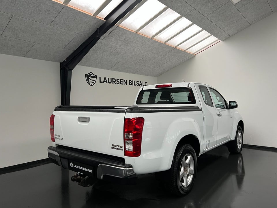 Isuzu D-Max 2,5 TD 163 Ext. Cab Premium 2d