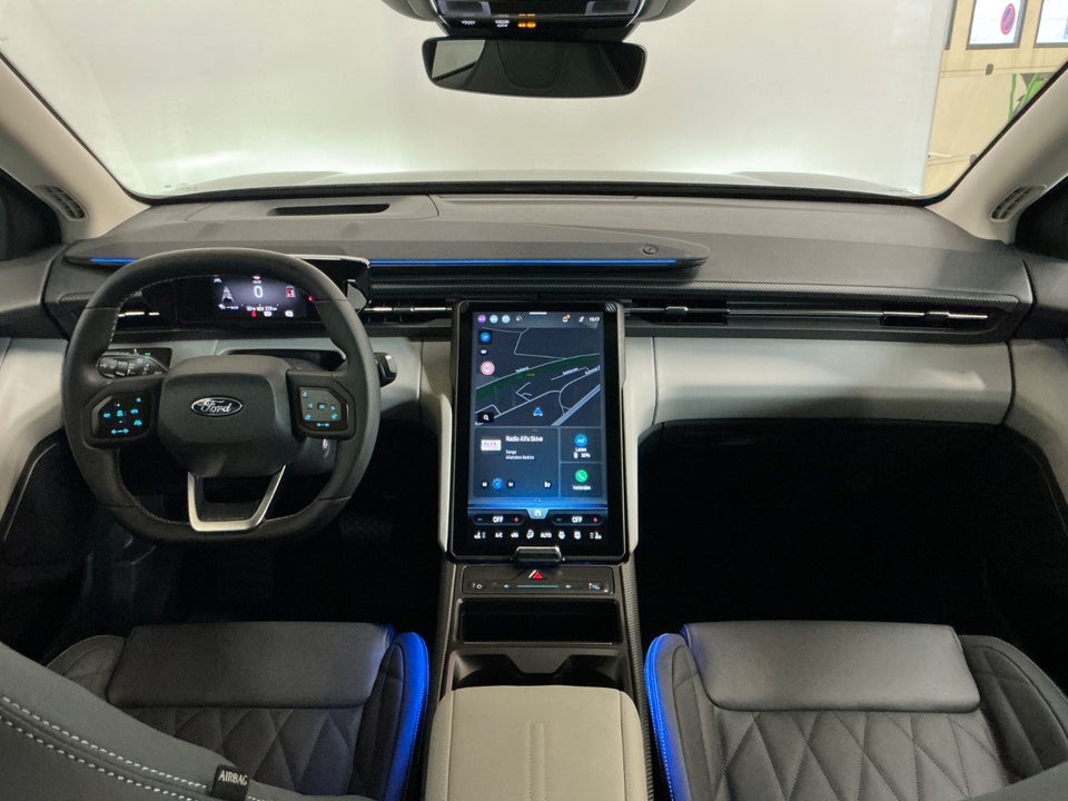 Ford Explorer 77 Premium Extended Range 5d