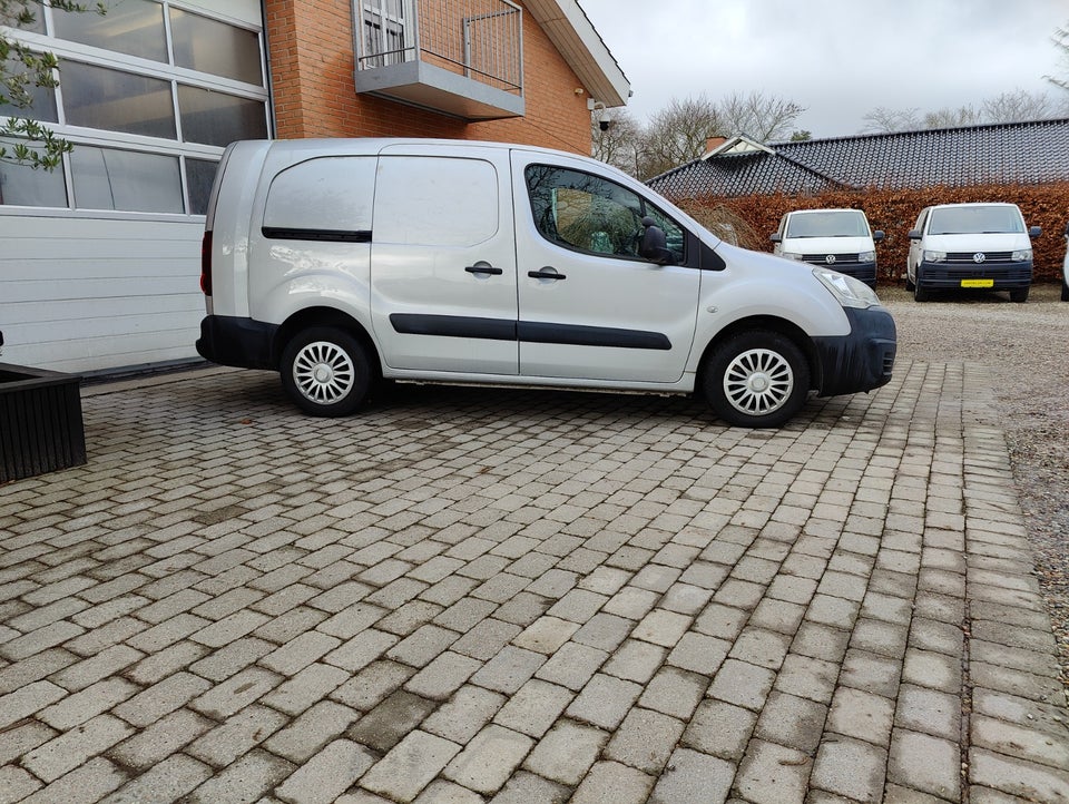 Peugeot Partner 1,6 BlueHDi 100 L2 Flex Van 5d