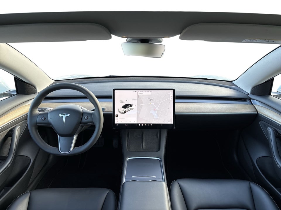 Tesla Model 3 Standard Range+ RWD 4d