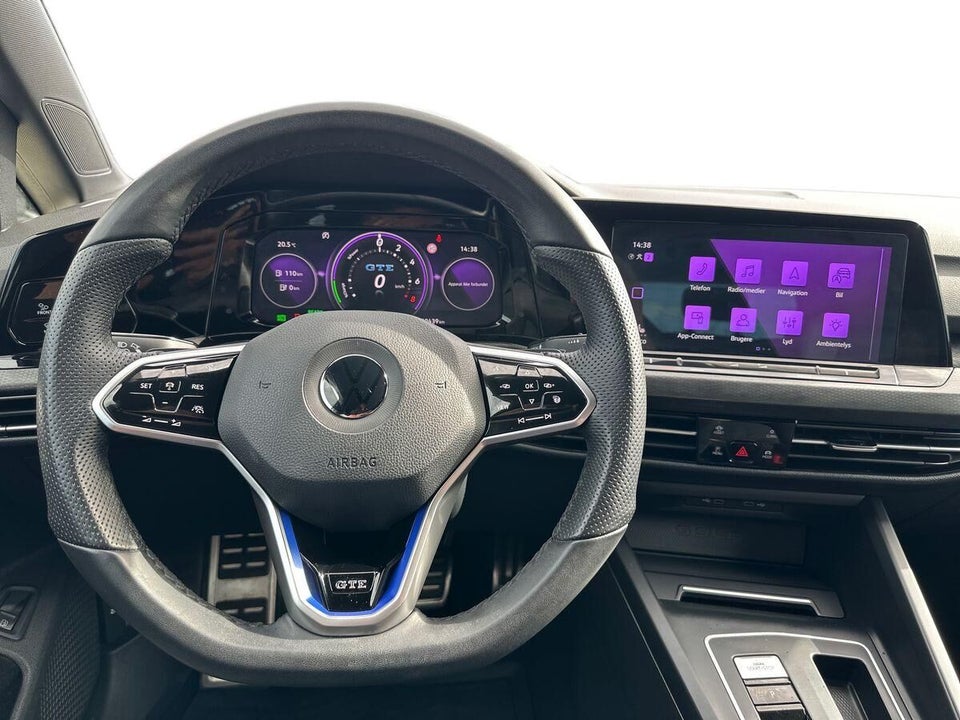 VW Golf VIII 1,4 GTE DSG 5d