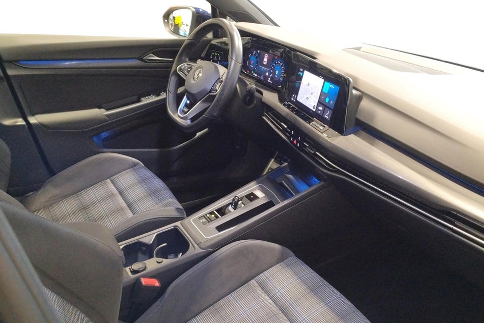 VW Golf VIII 1,4 GTE DSG 5d