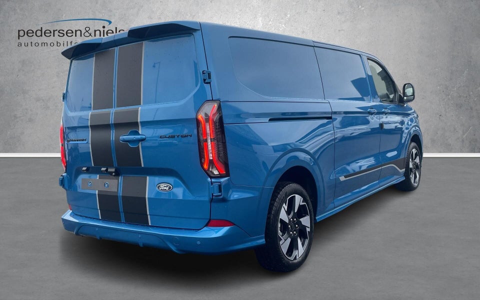 Ford E-Transit Custom 340L 64 Sport