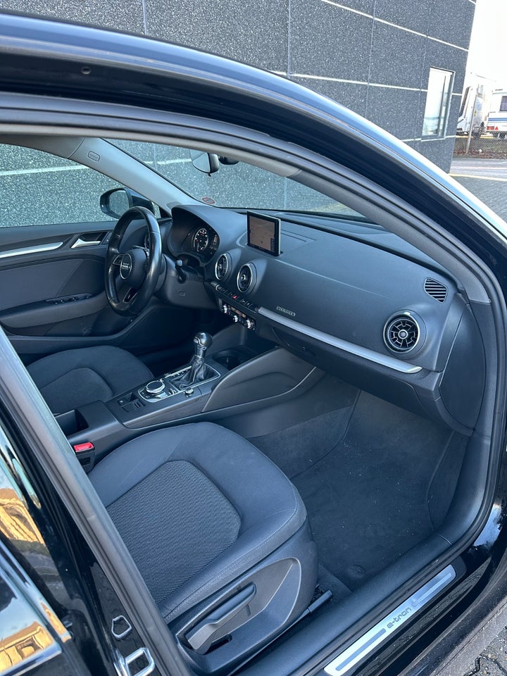 Audi A3 1,4 e-tron Sportback S-tr. 5d