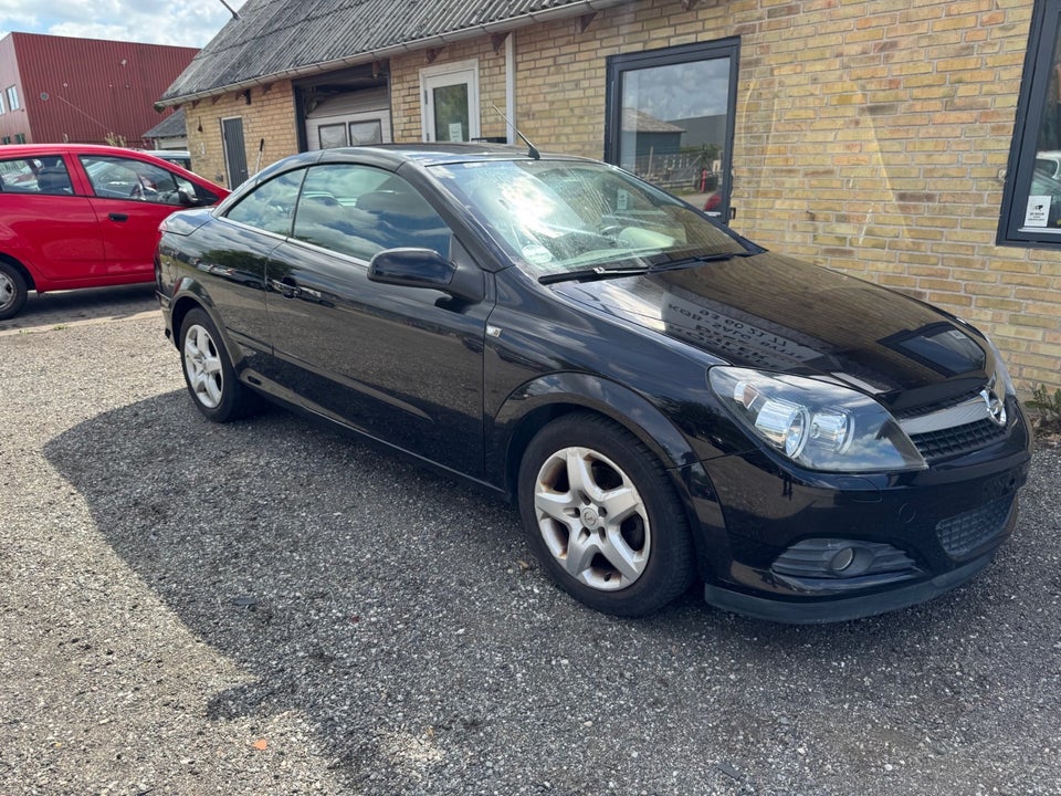 Opel Astra 1,8 16V Cosmo TwinTop 2d