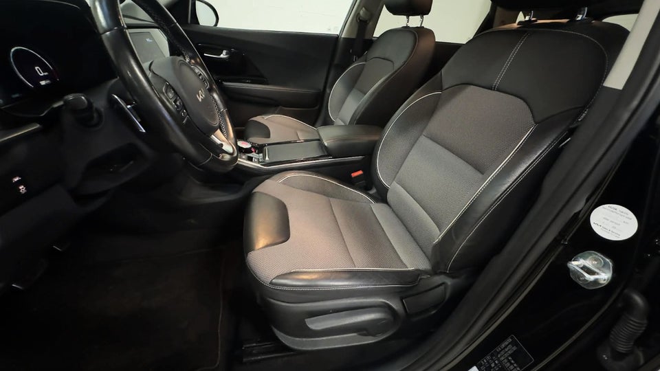 Kia Niro 64 EV Premium 5d