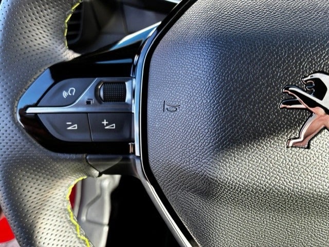 Peugeot e-208 50 GT 5d