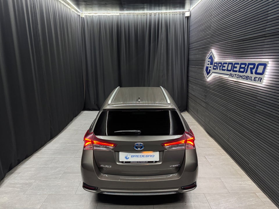Toyota Auris 1,8 Hybrid H1 Touring Sports CVT 5d
