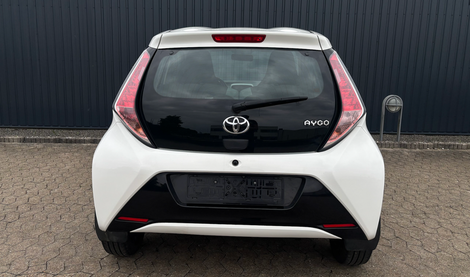 Toyota Aygo 1,0 VVT-i x-change x-shift 5d