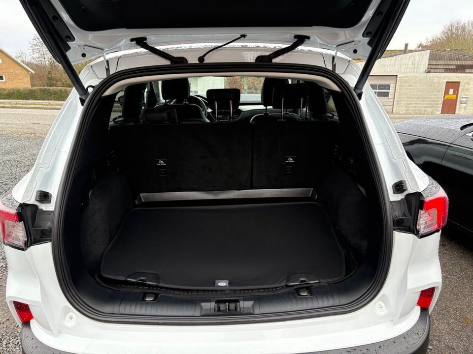 Ford Kuga 2,5 HEV Titanium X CVT 5d