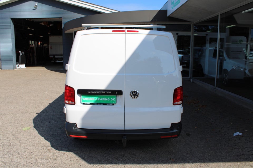 VW Transporter 2,0 TDi 110 Kassevogn lang