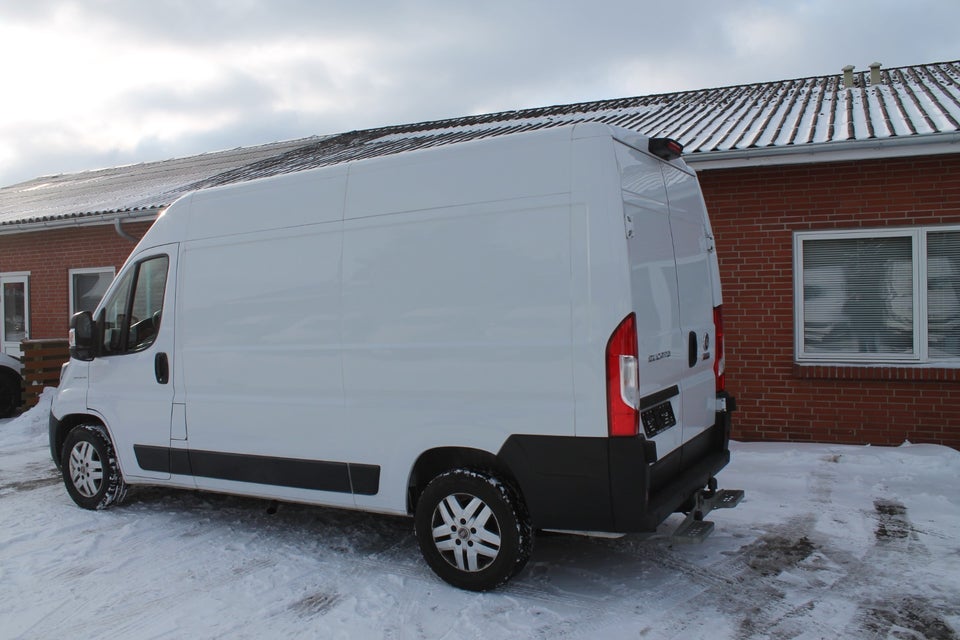 Fiat Ducato 35 2,3 MJT 140 Kassevogn L2H2 Pro+ aut.