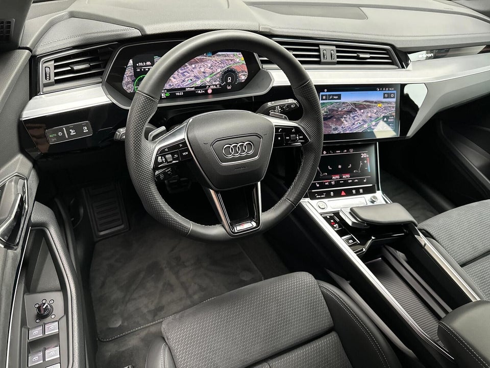 Audi Q8 e-tron 55 S-line quattro 5d
