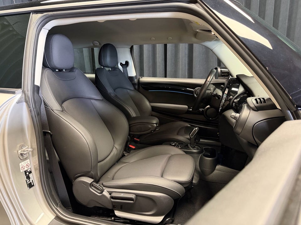 MINI Cooper SE Classic Trim 3d