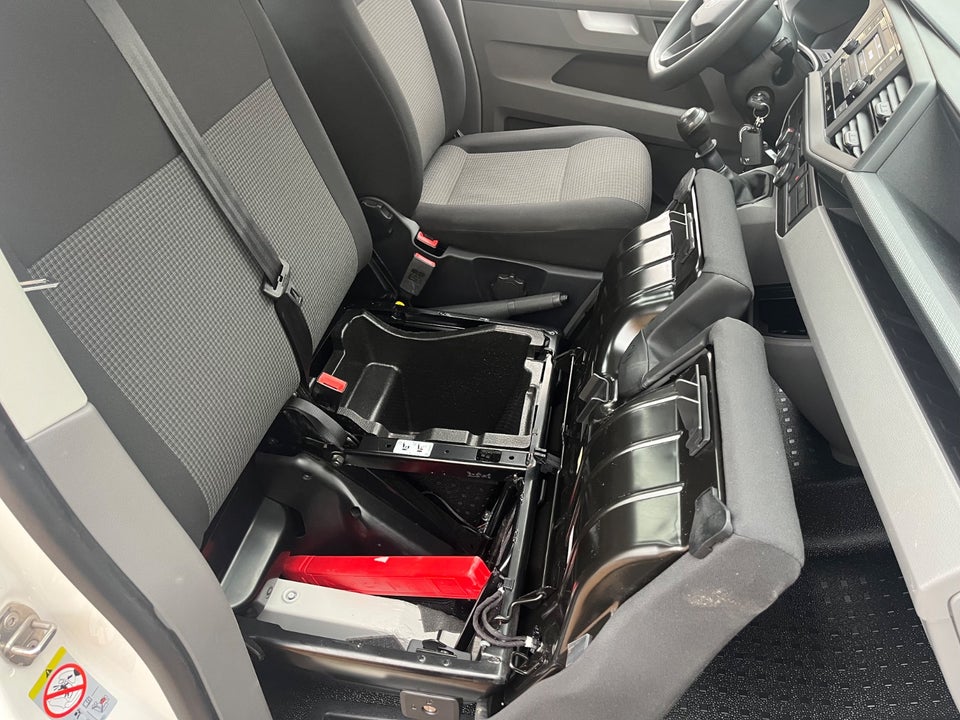 VW Transporter 2,0 TDi 110 Ladvogn lang