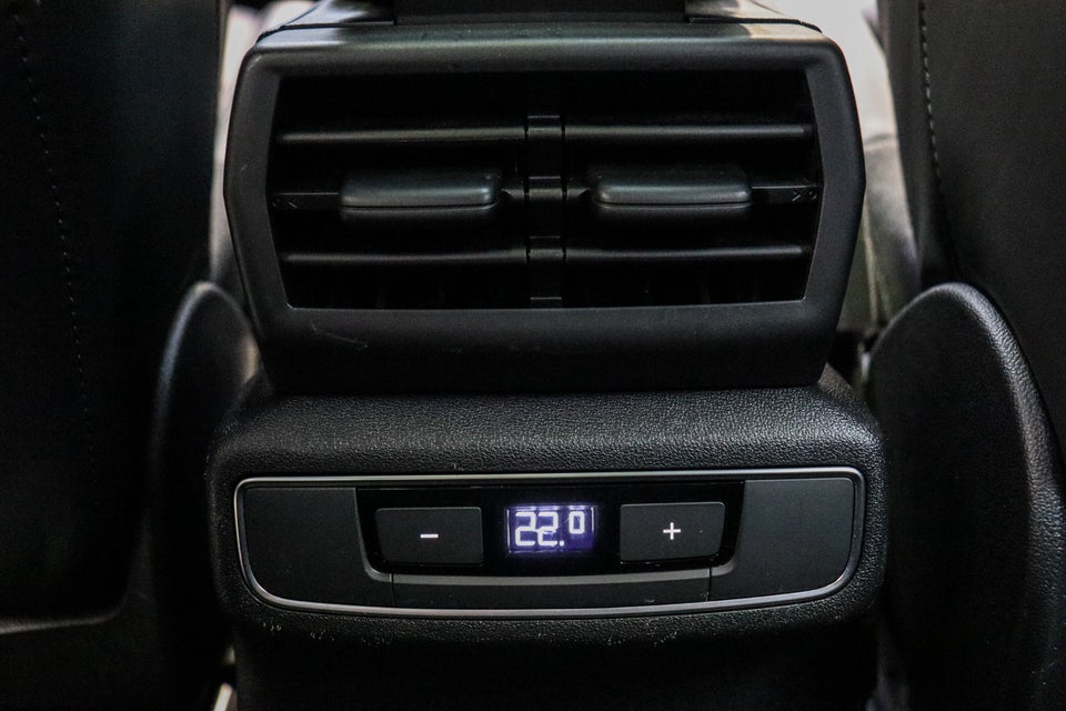 Audi Q4 e-tron 40 S-line 5d