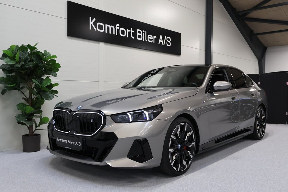 BMW i5 eDrive40 Fully Charged M-Sport Pro 4d